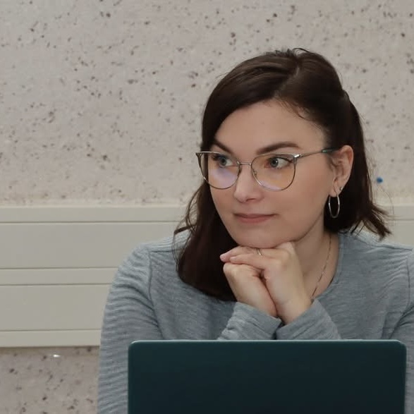 Menich Nóra